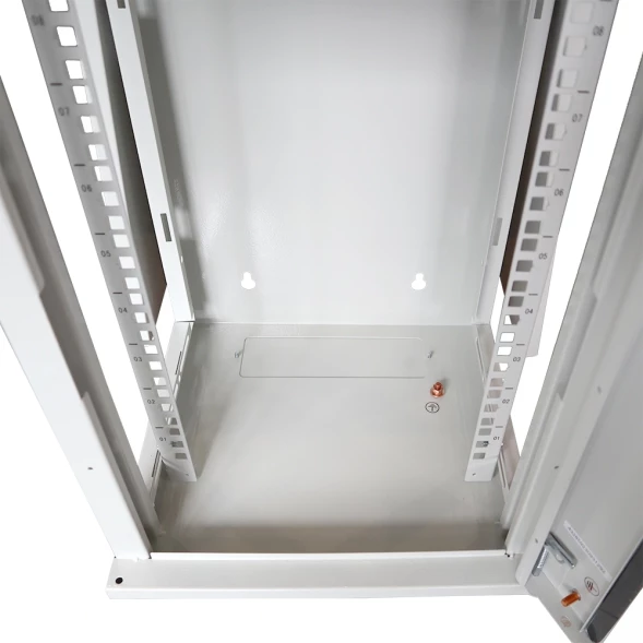 Шкаф коммутационный Lanmaster (TWT-CBW10G-12U-3X3-GY) настенный 10U 312x300мм пер.дв.стекл 30кг серый 236мм 635мм IP20 металл
