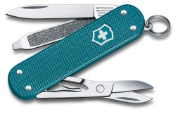 Нож перочинный Victorinox Classic SD Alox Wild Jungle (0.6221.242G) 58мм 7функц. подар.коробка