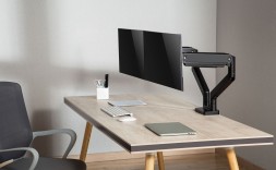 Кронштейн для мониторов Ultramounts UM731 черный 17&amp;quot;-35&amp;quot; макс.16кг крепление к столешнице поворот и наклон