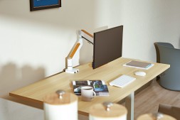 Кронштейн для мониторов Ultramounts UM732W белый/коричневый 17&amp;quot;-32&amp;quot; макс.8кг крепление к столешнице поворот и наклон