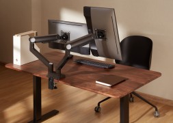 Кронштейн для мониторов Ultramounts UM733BR черный/коричневый 17&amp;quot;-32&amp;quot; макс.8кг крепление к столешнице поворот и наклон