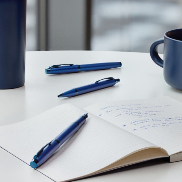 Ручка шариков. Parker IM Monochrome K328 (CW2172966) синий M син. черн. подар.кор.