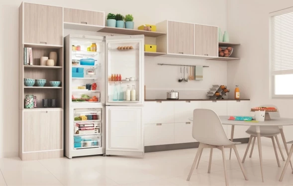 Холодильник Indesit ITR 4180 W 2-хкамерн. белый