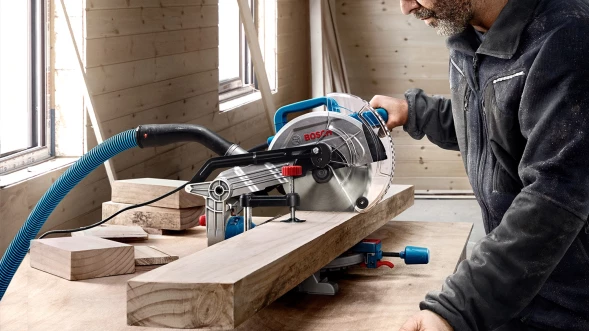 Торцовочная пила Bosch GCM 216 1300Вт 4800об/мин d=216мм