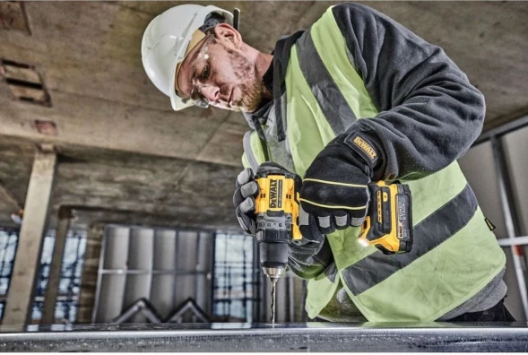 Дрель-шуруповерт DeWalt DCD800E1T-QW аккум. патрон:быстрозажимной (кейс в комплекте)