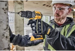Дрель-шуруповерт DeWalt DCD805NT-XJ аккум. патрон:быстрозажимной (кейс в комплекте)
