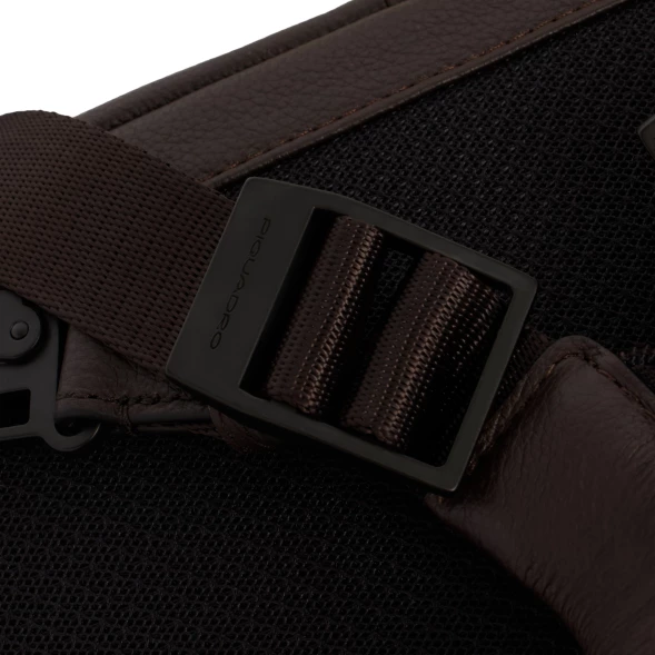 Рюкзак слинг мужской Piquadro Russel CA6764W137/TM темно-коричневый натур.кожа