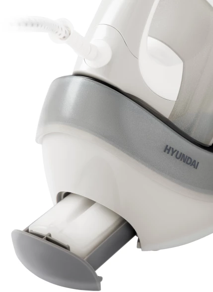 Парогенератор Hyundai H-SSP2600 2600Вт белый/серебристый