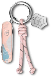 Нож перочинный Victorinox Classic SD Paris Style (0.6223.E221) 58мм 7функц. розовый подар.коробка в комплекте: шнурок