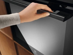 Духовой шкаф Электрический Electrolux EOC9P3XH черный