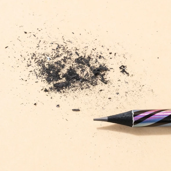 Карандаш ч/г Deli EC041-HB 2.2мм HB кругл. черный Animal Texture ластик