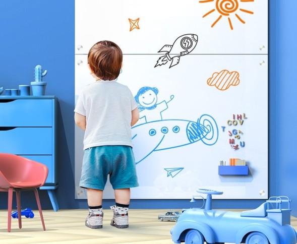 Доска стеклянная Deli 50045 белый 90x120см стекло 4 магнита/2 маркера/стиратель