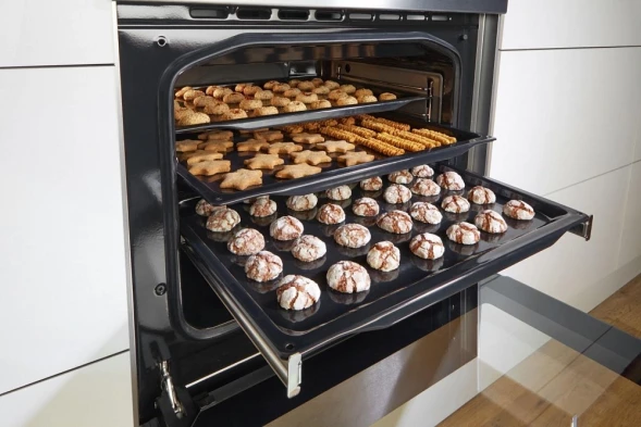 Плита Комбинированная Gorenje GK5C40WF белый (стеклянная крышка) реш.чугун