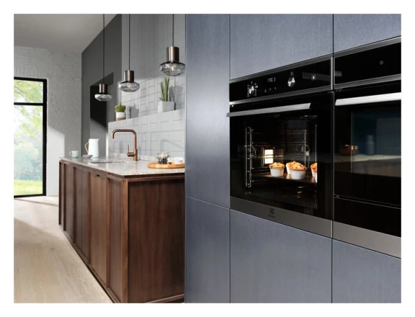 Духовой шкаф Электрический Electrolux EOD5C50Z черный