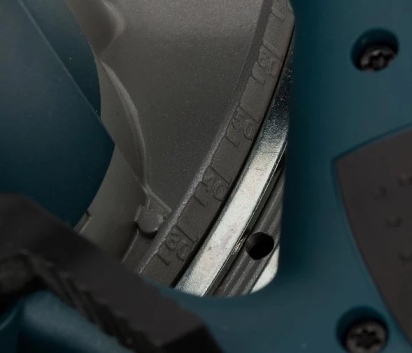 Циркулярная пила (дисковая) Bosch GKS 190 Professional 1400Вт (ручная) D диска.:190мм (0601623000)