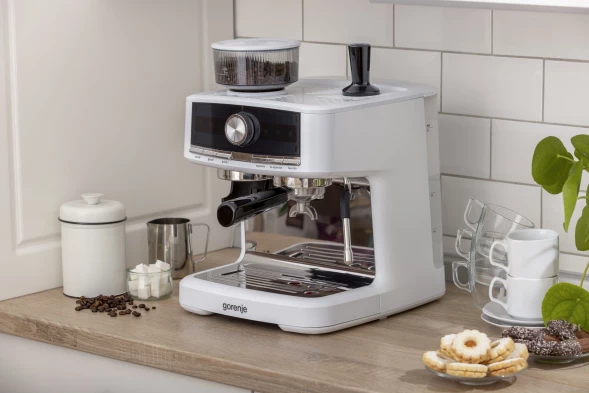 Кофеварка рожковая Gorenje GSACM20W 1550Вт белый/черный