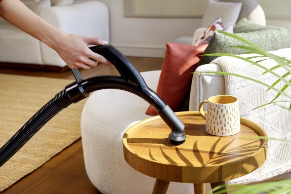 Пылесос Karcher VCC 4 CycloneX 800Вт белый/черный