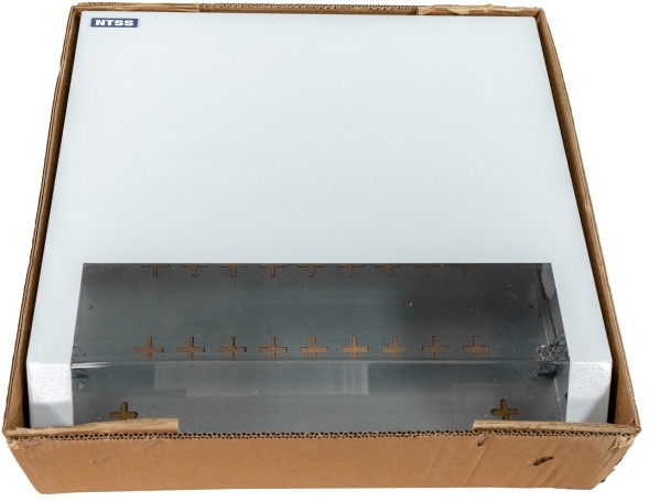 Шкаф коммутационный NTSS (NTSS-SOHO5U) настенный 5U 520x140мм пер.дв.стекл несъемн.бок.пан. 80кг белый 11кг 480мм IP20 металл