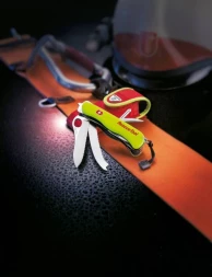 Нож перочинный Victorinox RescueTool One Hand (0.8623.MWN) 111мм 13функц. желтый карт.коробка в комплекте: чехол нейл.