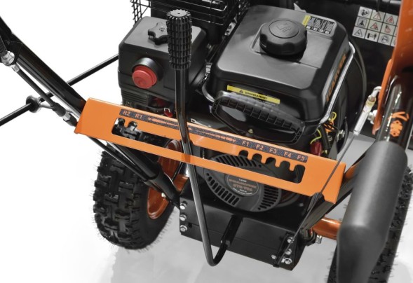 Снегоуборщик бензин. Carver STG 756 7л.с.