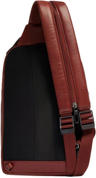 Рюкзак слинг мужской Piquadro Solm CA7028S141/CU табачный натур.кожа