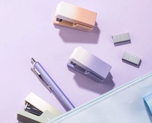 Степлер мини Deli NS083Apink Nusign 24/6 26/6 (12листов) розовый 40скоб металл/пластик