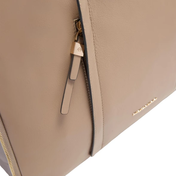 Деловая сумка женская Piquadro Circle CA4021W92/TOBLU с отделением для ноутбука 15.6&amp;quot; бежевая/голубая натур.кожа