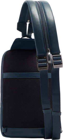 Рюкзак слинг мужской Piquadro Victor CA7174W143/BLU синий натур.кожа