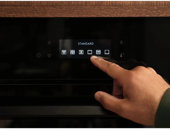 Духовой шкаф Электрический Electrolux EOE8P39H черный