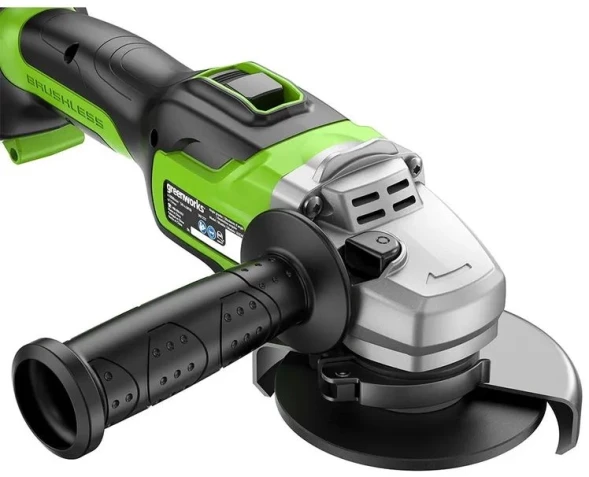 Углошлифовальная машина Greenworks GD24AG 754Вт 10500об/мин рез.шпин.:M14 d=125мм (3200207CUB)
