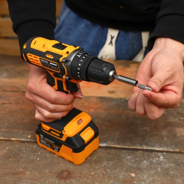 Дрель-шуруповерт Deko DKCD20 IMPACT аккум. патрон:быстрозажимной (кейс в комплекте) (063-4420)