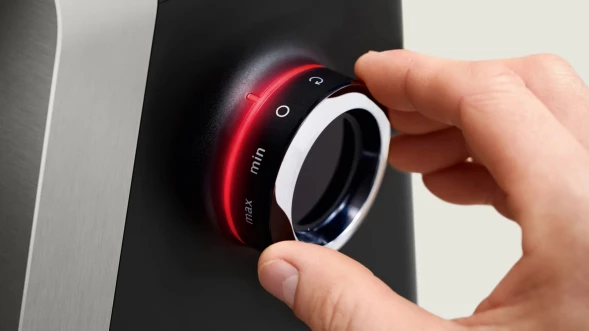 Мясорубка Bosch Series 8 MFWS820M 2500Вт черный