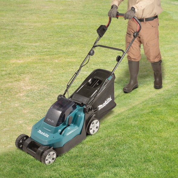 Газонокосилка роторная Makita DLM382CM2